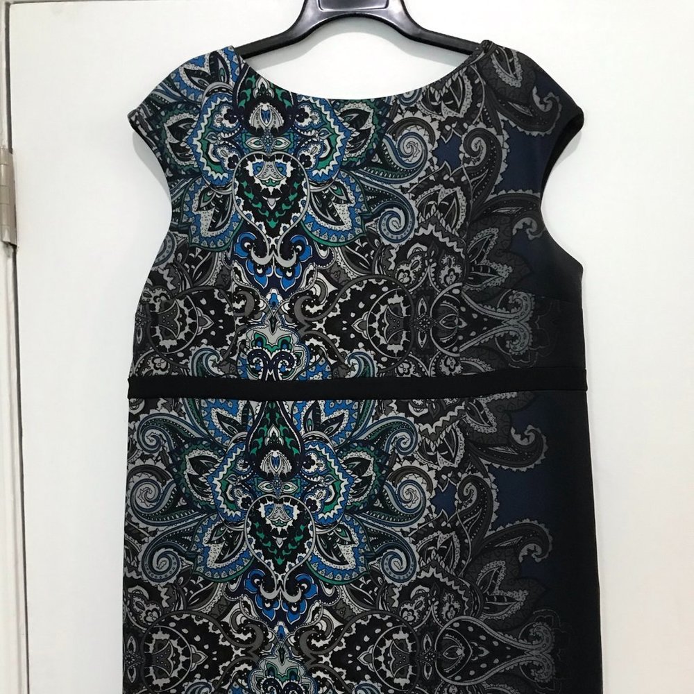 Sleeveless Patterned Dress